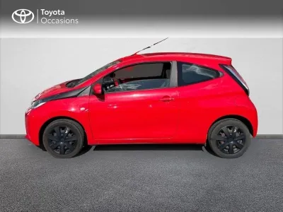 TOYOTA Aygo 1.0 VVT-i 69ch x-red 3p occasion 2017 - Photo 3