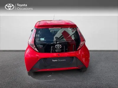 TOYOTA Aygo 1.0 VVT-i 69ch x-red 3p occasion 2017 - Photo 4