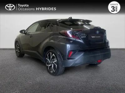 TOYOTA C-HR 122h Graphic 2WD E-CVT RC18 occasion 2017 - Photo 2
