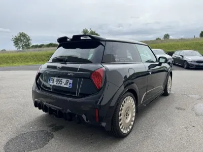 MINI Cooper 3 Portes JCW 231ch JCW DKG7 occasion 2026 - Photo 3