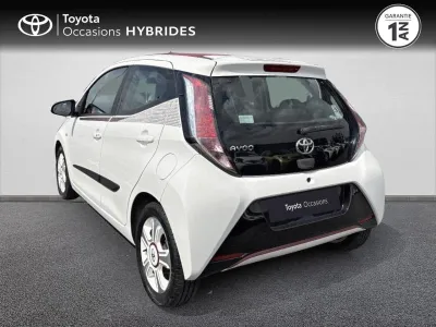 TOYOTA Aygo 1.0 VVT-i 69ch x-wave x-shift 5p occasion 2017 - Photo 2