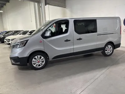 RENAULT Trafic Fg L1H1 3T 2.0 Blue dCi 150ch Cabine Approfondie red edition occasion 2026 - Photo 2