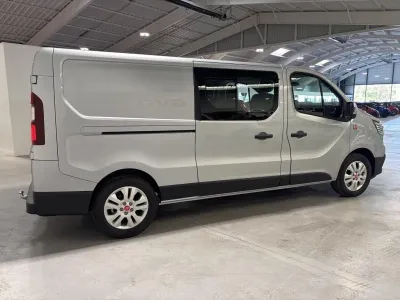 RENAULT Trafic Fg L1H1 3T 2.0 Blue dCi 150ch Cabine Approfondie red edition occasion 2026 - Photo 4