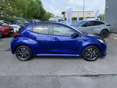 TOYOTA Yaris 116h Design 5p MY22 occasion 2023 - Photo 2