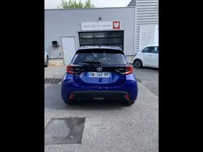 TOYOTA Yaris 116h Design 5p MY22 occasion 2023 - Photo 4