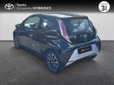 TOYOTA Aygo 1.0 VVT-i 69ch x-play 3p occasion 2017 - Photo 2