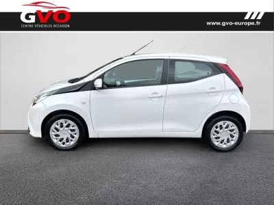 TOYOTA Aygo 1.0 VVT-i 72ch x-play 5p MY21 occasion 2021 - Photo 3
