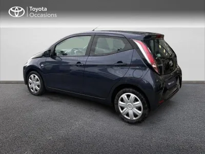 TOYOTA Aygo 1.0 VVT-i 69ch x-play 5p occasion 2017 - Photo 2