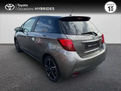 TOYOTA Yaris HSD 100h Collection 5p occasion 2016 - Photo 2