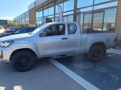 TOYOTA Hilux 2.4 D-4D 150ch X-Tra Cabine LeCap 4WD RC23 occasion 2024 - Photo 3