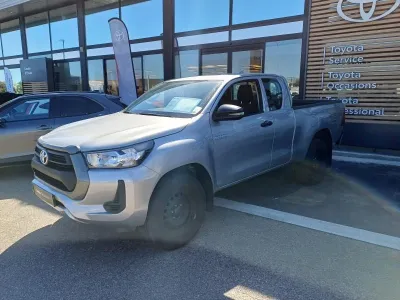 TOYOTA Hilux 2.4 D-4D 150ch X-Tra Cabine LeCap 4WD RC23 occasion 2024 - Photo 2