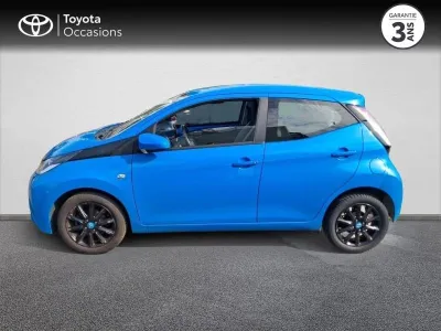 TOYOTA Aygo 1.0 VVT-i 69ch x-play 5p occasion 2016 - Photo 3