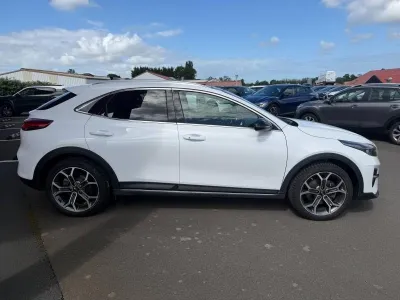 KIA XCeed 1.6 GDi 105ch + Plug-In 60.5ch Design DCT6 MY22 occasion 2022 - Photo 4