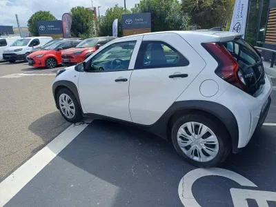 TOYOTA Aygo X 1.0 VVT-i 72ch Active MY23 occasion 2023 - Photo 3