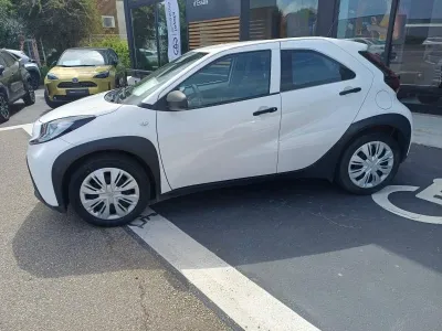 TOYOTA Aygo X 1.0 VVT-i 72ch Active MY23 occasion 2023 - Photo 2