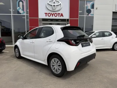 TOYOTA Yaris 116h Dynamic Business 5p + Programme Beyond Zero Academy MY21 occasion 2021 - Photo 4