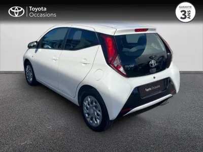 TOYOTA Aygo 1.0 VVT-i 72ch x-play 5p occasion 2020 - Photo 2