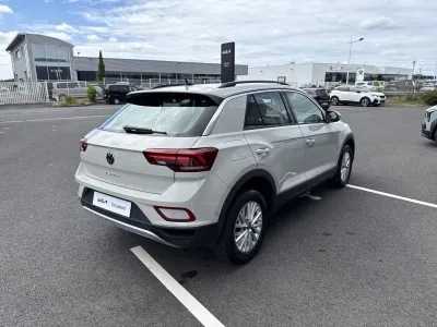 VOLKSWAGEN T-Roc 1.5 TSI EVO 150ch Life Plus DSG7 occasion 2023 - Photo 3