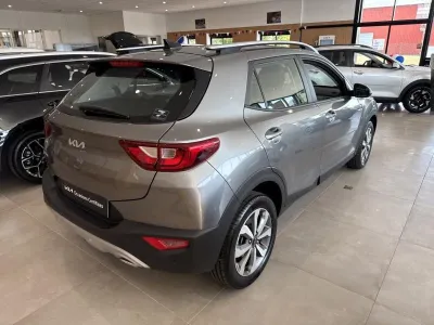 KIA Stonic 1.0 T-GDi 100ch Active DCT7 occasion 2024 - Photo 4