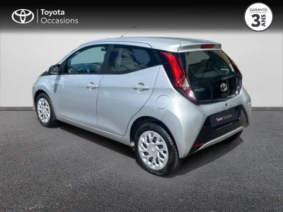 TOYOTA Aygo 1.0 VVT-i 72ch x-play 5p MY21 occasion 2022 - Photo 2