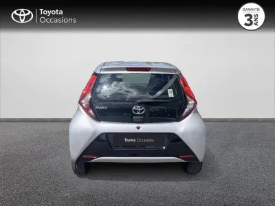 TOYOTA Aygo 1.0 VVT-i 72ch x-play 5p MY21 occasion 2022 - Photo 4