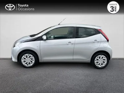 TOYOTA Aygo 1.0 VVT-i 72ch x-play 5p MY21 occasion 2022 - Photo 3
