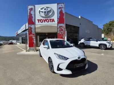 TOYOTA Yaris 116h Design 5p MC24 occasion 2023 - Photo 1