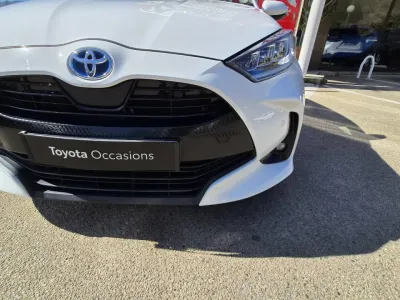 TOYOTA Yaris 116h Design 5p MC24 occasion 2023 - Photo 2