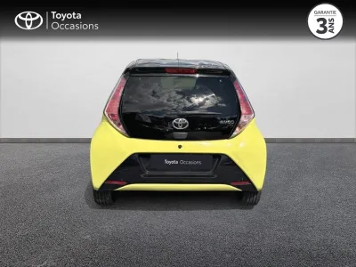 TOYOTA Aygo 1.0 VVT-i 69ch x-cite 3 Jaune Fizz 5p occasion 2016 - Photo 4