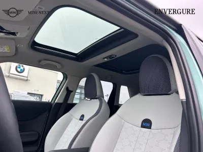 MINI Cooper 5 Portes S 204ch Favoured DKG7 occasion 2026 - Photo 4