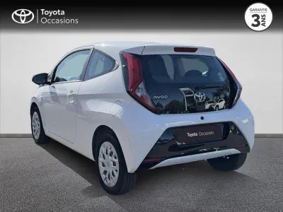 TOYOTA Aygo 1.0 VVT-i 72ch x-play 3p occasion 2019 - Photo 2