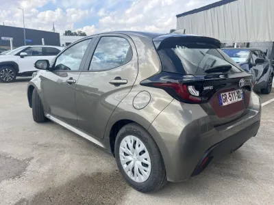 TOYOTA Yaris 116h Dynamic 5p MC24 occasion 2023 - Photo 2