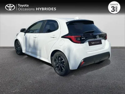 TOYOTA Yaris 116h Design 5p MY22 occasion 2023 - Photo 2