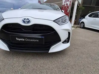 TOYOTA Yaris 116h Design 5p MY22 occasion 2022 - Photo 2