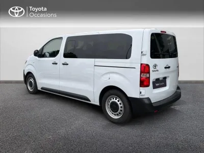 TOYOTA PROACE Combi Medium 2.0 140 D-4D Dynamic Confort Clim. Arrière MC23 occasion 2024 - Photo 2