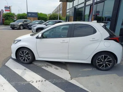 TOYOTA Yaris 116h Design 5p MY22 occasion 2023 - Photo 4