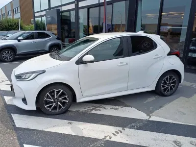TOYOTA Yaris 116h Design 5p MY22 occasion 2023 - Photo 3