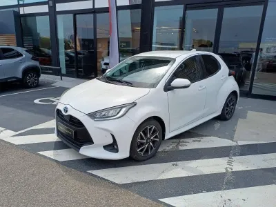 TOYOTA Yaris 116h Design 5p MY22 occasion 2023 - Photo 2