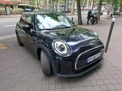 MINI Mini 5 Portes Cooper 136ch Edition Premium Plus BVA7 occasion 2023 - Photo 2