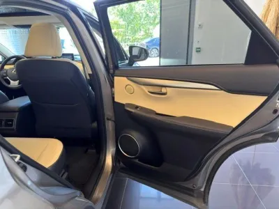 LEXUS NX 300h 4WD Luxe  MY20 occasion 2018 - Photo 3