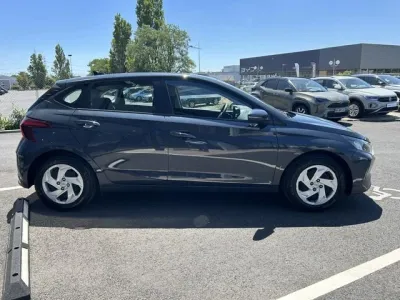 HYUNDAI i20 1.2 84ch Initia occasion 2022 - Photo 4