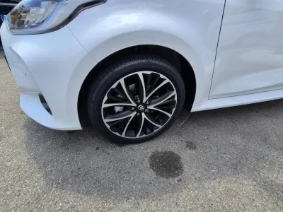 TOYOTA Yaris 116h Design 5p MY26 occasion 2026 - Photo 3