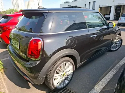 MINI Mini Cooper SE 184ch Edition Camden BVA 5CV occasion 2022 - Photo 2