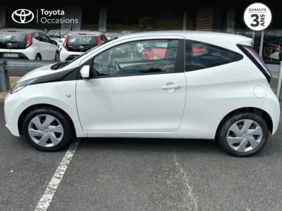 TOYOTA Aygo 1.0 VVT-i 69ch x-play x-touch 3p occasion 2017 - Photo 3