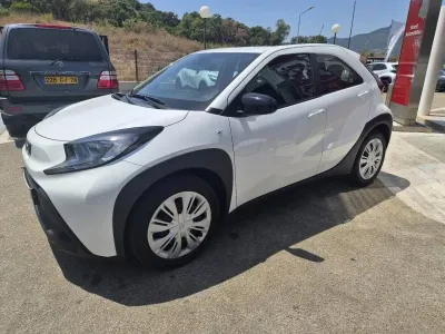 TOYOTA Aygo X 1.0 VVT-i 72ch Dynamic MY23 occasion 2024 - Photo 4