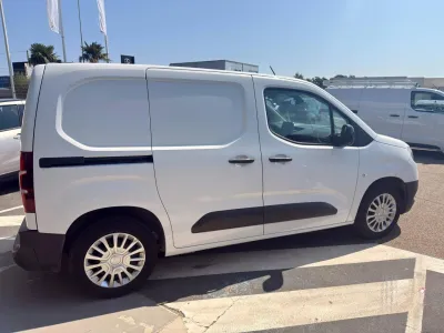 TOYOTA PROACE CITY Medium 100 D-4D Business RC22 occasion 2022 - Photo 2