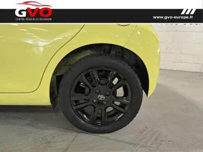TOYOTA Aygo 1.0 VVT-i 69ch x-play 5p occasion 2017 - Photo 4
