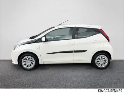 TOYOTA Aygo 1.0 VVT-i 72ch x-play x-shift 5p MY20 occasion 2021 - Photo 2