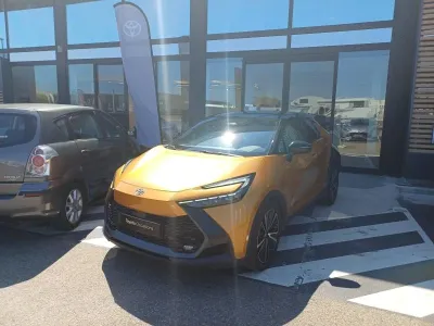 TOYOTA C-HR 2.0 Hybride 200ch Collection Premiere NG23 occasion 2024 - Photo 2