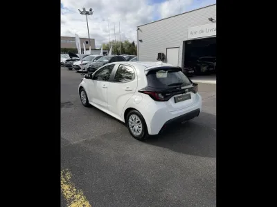 TOYOTA Yaris 116h Dynamic 5p MY22 occasion 2023 - Photo 2